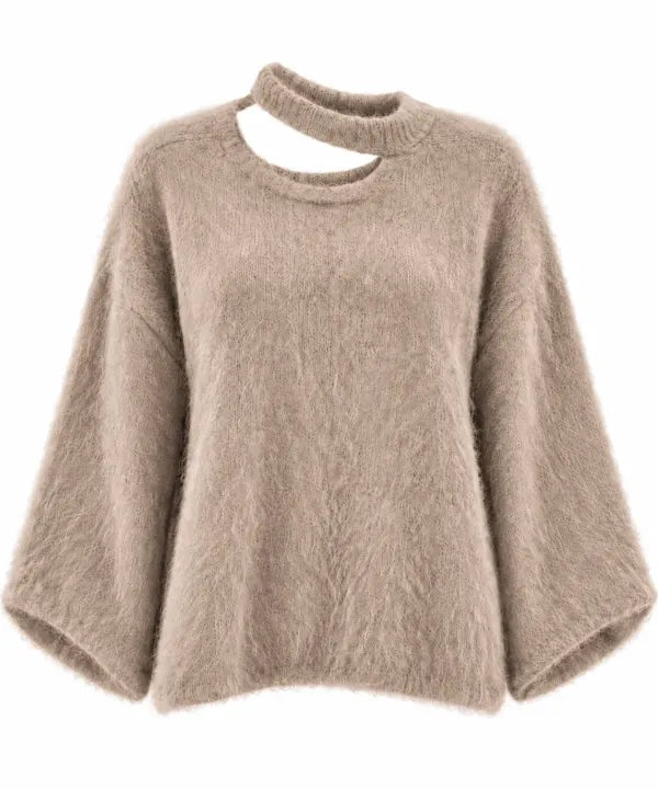 Fluffy Cut-Out Trui