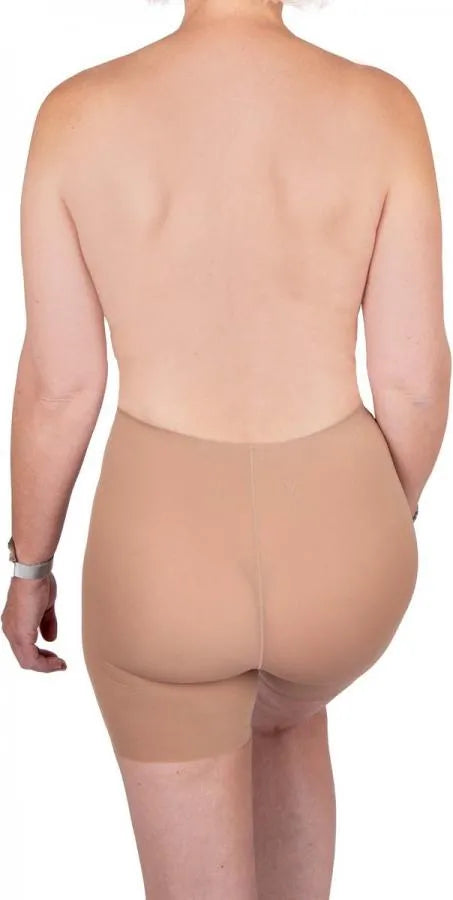 Sleek smoothing short