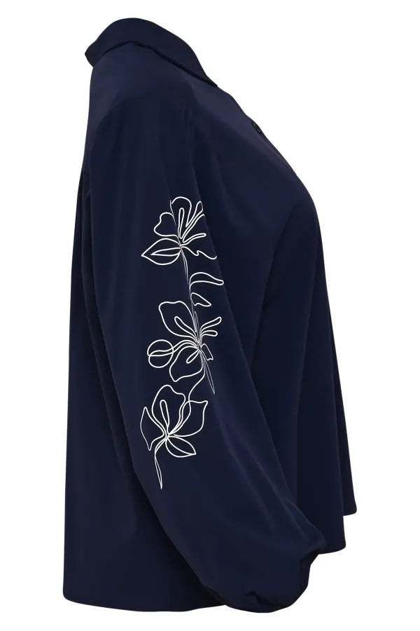 Larixxe Blouse