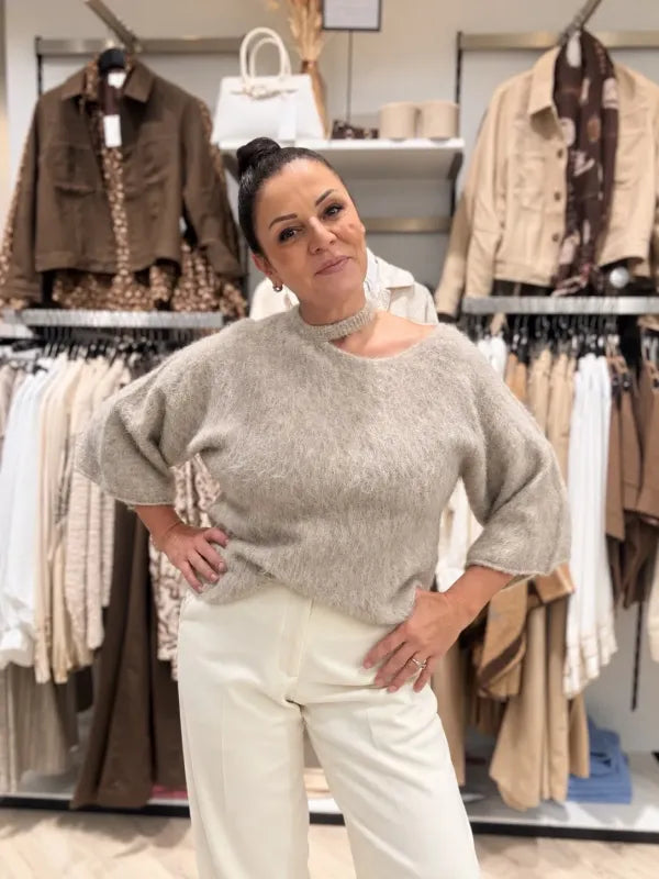 Fluffy Cut-Out Trui