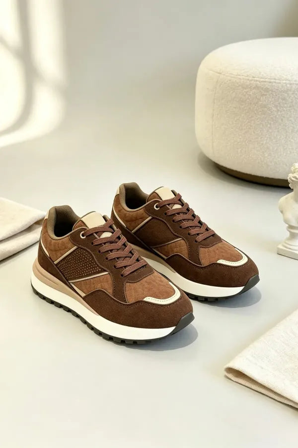 Mila Sneaker