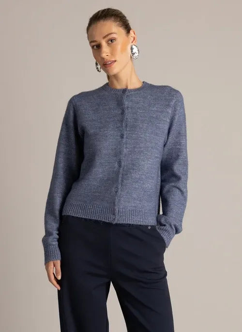 Naomi Essential