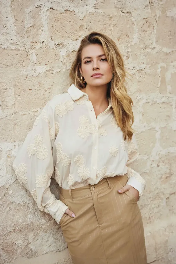 C_S_The_Label_Linda_Blouse_Sand